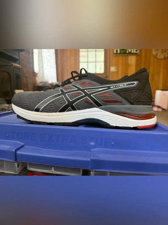 Asics Black and White Shoe Interior Size Label