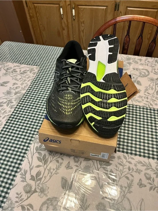 ASICS Black and Neon Green Men's Athletic Running Shoes