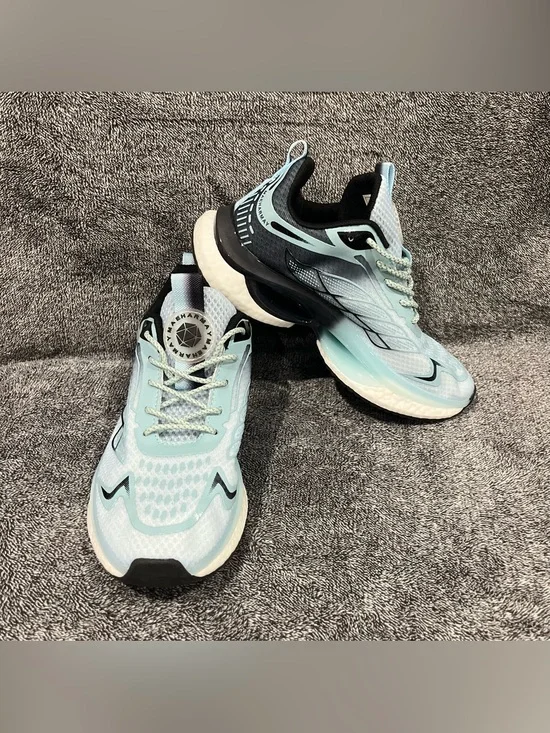 Armadillo-Hands Free and Supportive Walking Shoes lightweight sz 37 (6.5)