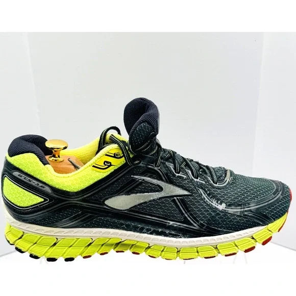 Brooks Adrenaline GTS 16 Men's Size 12D‎  Running Shoes Black, Fuschia & Red