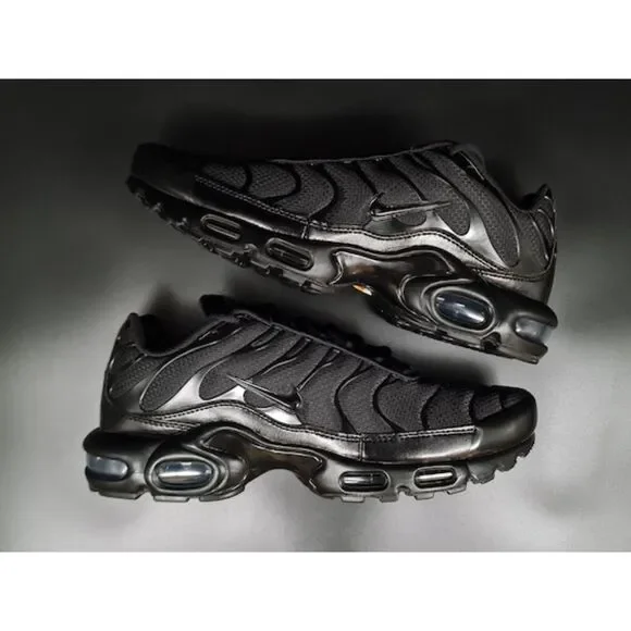 Nike Air Max Plus Triple Black. SIZE 11.5 - 604133-050