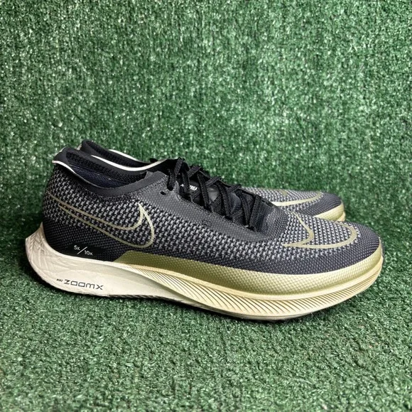 Nike ZoomX Streakfly Road Racing Athletic Sneaker Black Gold Metallic Mens Sz 10