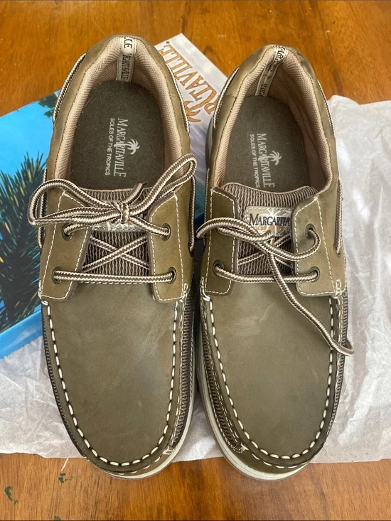 *New In Box* Tan/Taupe Men’s Leather Boat Shoes Size 10