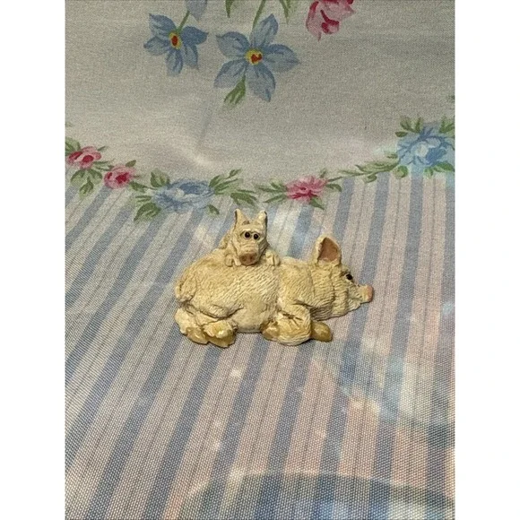 Mini Pig Figurine 1