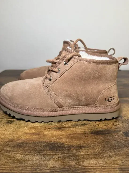 UGG Australia Neumel Chestnut Boots Youth Size 7 Brown