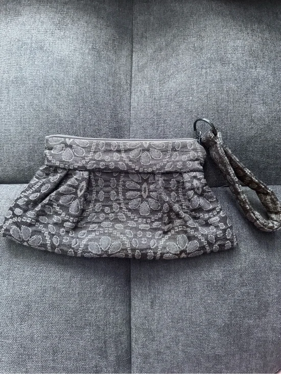 Maruca Handmade Colorado Jacquard Wristlet Clutch Gray Floral