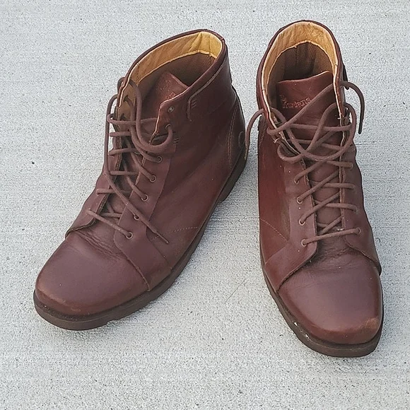 Dr. Martens 11564 Lace Up Leather Boots. Men's Size 11