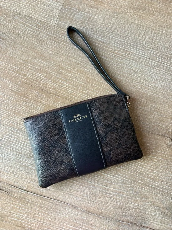 Coach Corner Zip Wristlet in Signature Canvas