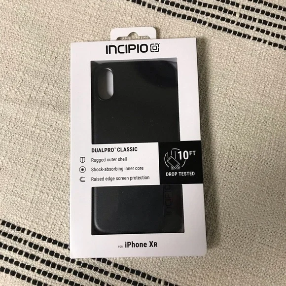 NWT INCIPIO / Black iPhone XR Dualpro Classic Phone Case