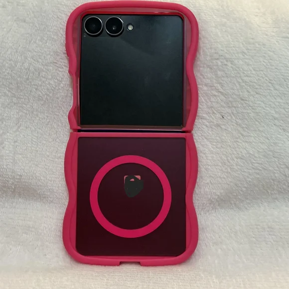 Galaxy Z Flip 7 Pink Protective Silicone Case