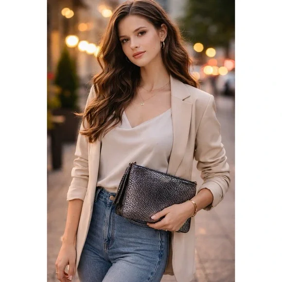 Badgley Mischka Clutch Crossbody Metallic Silver Black Faux Leather‎ Tassel Bag