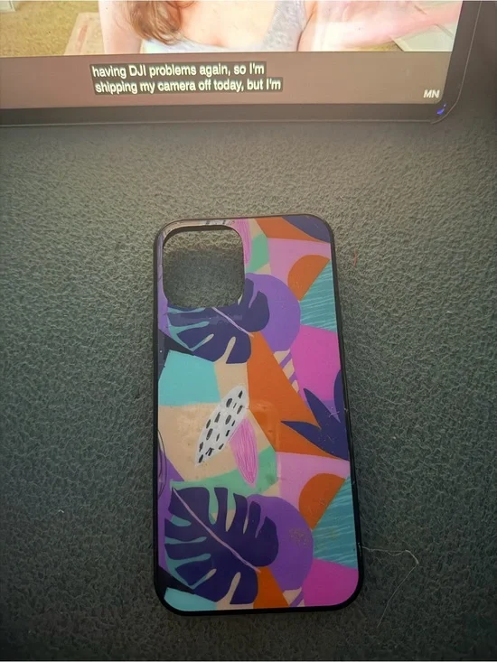 SHEIN Multicolor Abstract Leaf Print Phone Case with Black Border