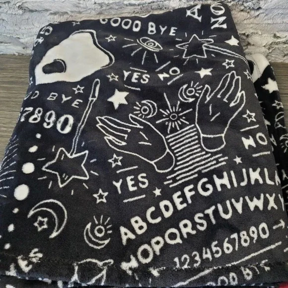 Halloween Ouija Throw Blanket Ultra Plush‎ Palm Astrology Star Sun Moon Black