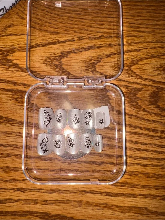 Silver Star Accent Press-On Nail Set - Brand Unspecified