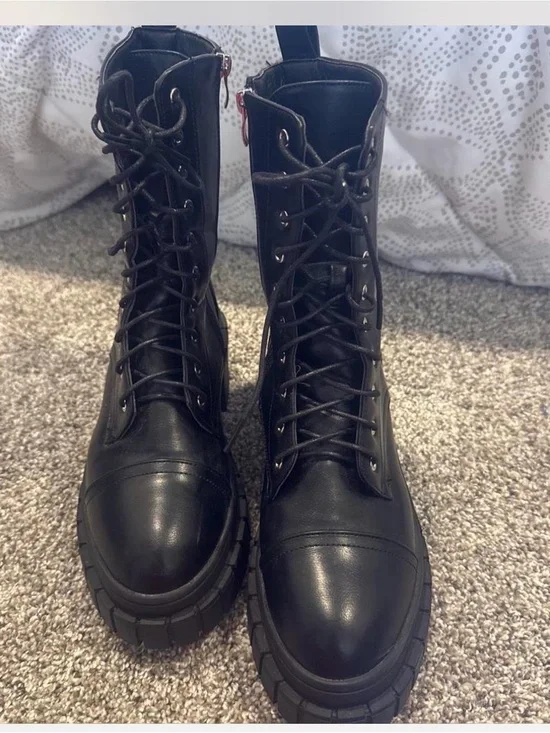 Women Black Leather Lace-Up Combat Boots