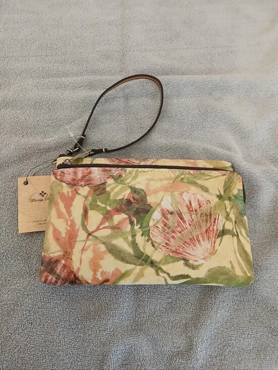 Patricia Nash Varone Seashell Wristlet NWT
