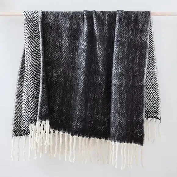 NWT West Elm Brushed Herringbone Throw Black /Cream 50”x70”