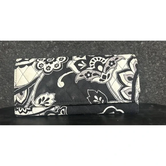 Vera Bradley Quilted‎ Cotton Black & White Floral Pattern-Trifold Clutch wallet