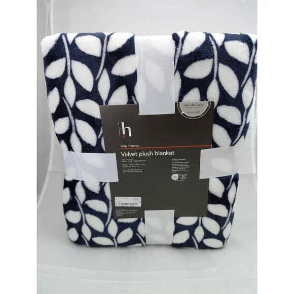 Home Expressions Twin / Twin XL Velvet Plush Blanket 66” X 94” LEAF NAVY, New