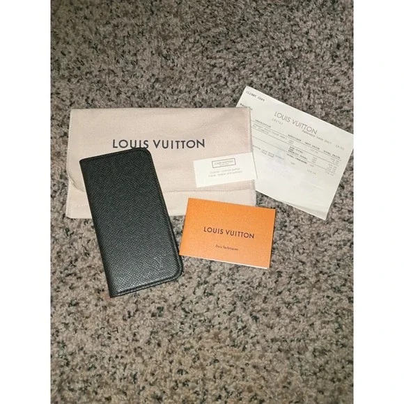 Authentic‎ Louis Vuitton Iphone 7 Follo Taiga Ardoi M63407 Personalized R.S 2017