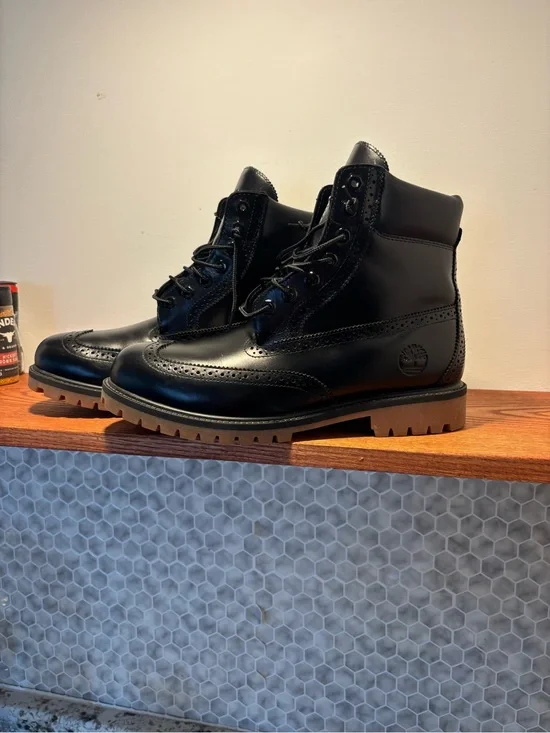 Timberland Men’s Black Leather Wingtip Boots. Never worn only laced them up!