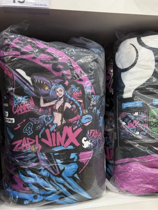 Miniso League of Legends Glow in the dark blanket