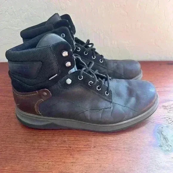 Men’s Merrell Black Boots Used Size 11