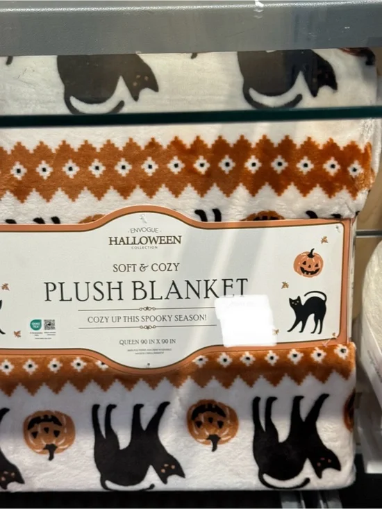 Envogue Halloween Plush Blanket - White & Rust Pumpkin & Black Cat Print