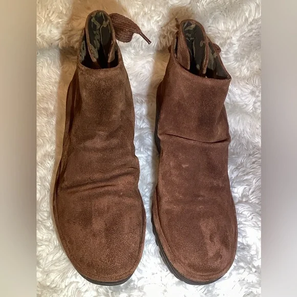 Fly London yebi womens  Brown Sued Boots size 8