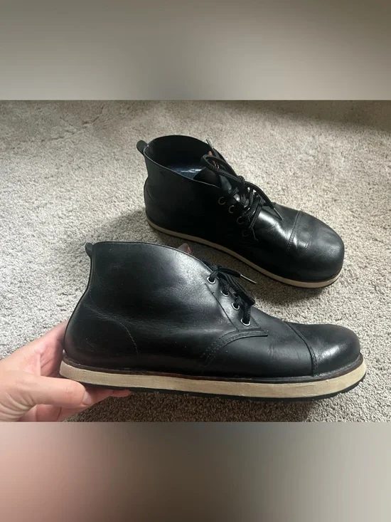 Altra Smith Men’s Size 12 Black Leather Cap Toe Chukka Boots