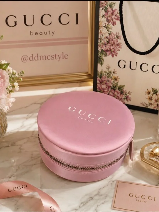 NIB Gucci Parfum GWP Pink Round zipper Cosmetic Case