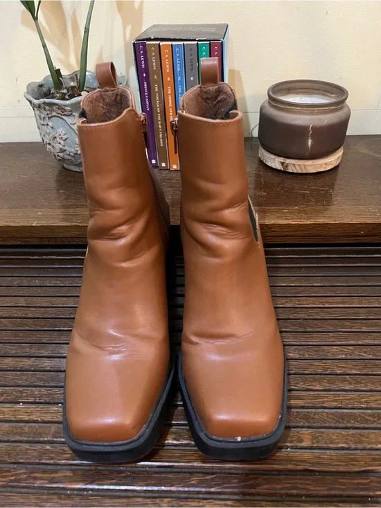 MIA Men's Chukka Boots in Tan Brown Leather