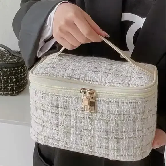 NIB‎ Luxury Boutique Tweed Plaid Cosmetic Storage Travel Bag