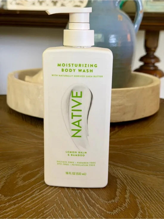 Native Lemon Balm & Bamboo Body Wash (White/Green)