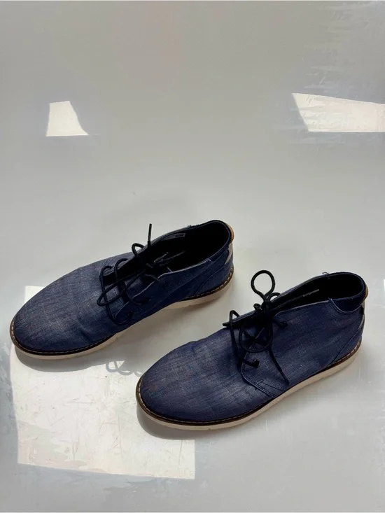 TOMS Men's Blue Chambray Chukka Shoes Lace Up Casual Size 10.5 EU 43.5