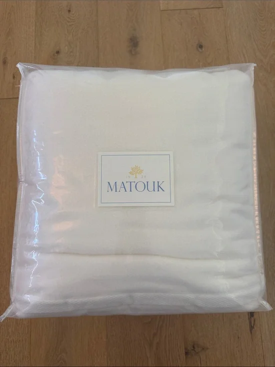 NEW IN BOX — Matouk Sintra King Blanket, White