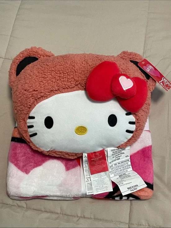 Sanrio Hello Kitty Plush Face Pillow & Pink Heart Bow Blanket Set NWT