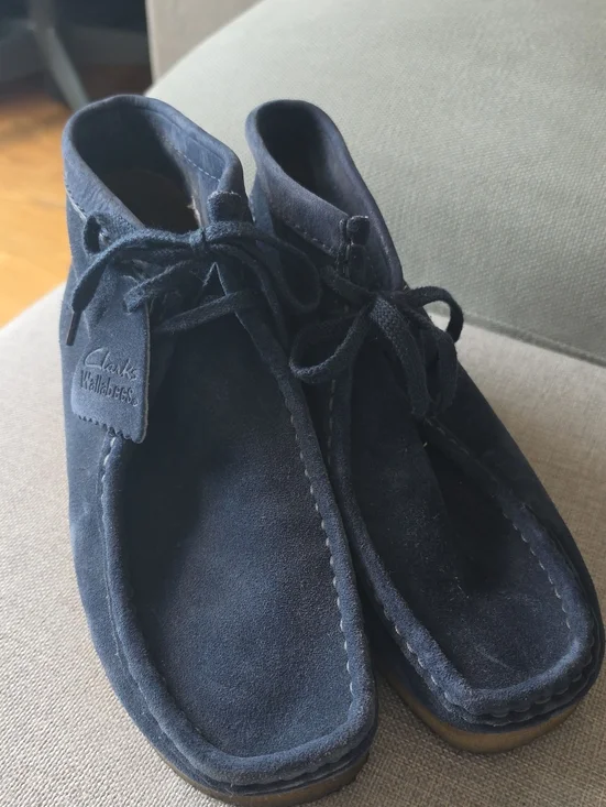 Clarks Navy Suede Wallabee Chukka Boots - Men