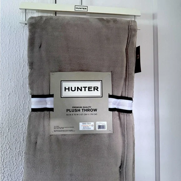 Hunter CoCo Flannel Throw‎ | NWT