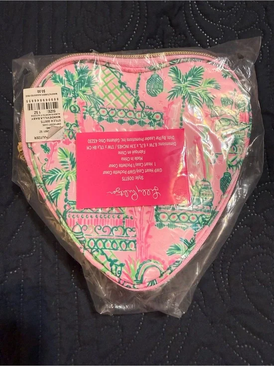 NWT Lilly Pulitzer GWP Heart Case Bag Mandevilla Baby (Pink and Green)