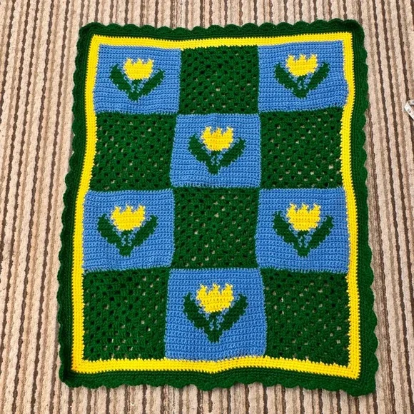 VTG Handmade Crochet Granny Square Blanket Yellow Blue Tulip‎ Flower Baby Throw