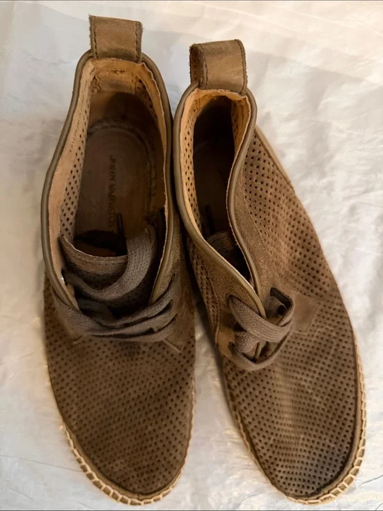 John Varvatos Tan Suede Perforated Chukka Boots men size 8