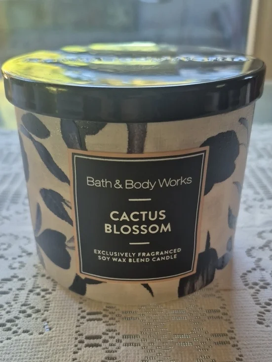 Bath & Body Works Cactus Blossom Candle - Black and Cream Floral