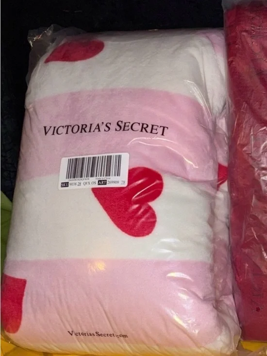 Victoria's Secret Pink, White & Red Heart Plush Throw