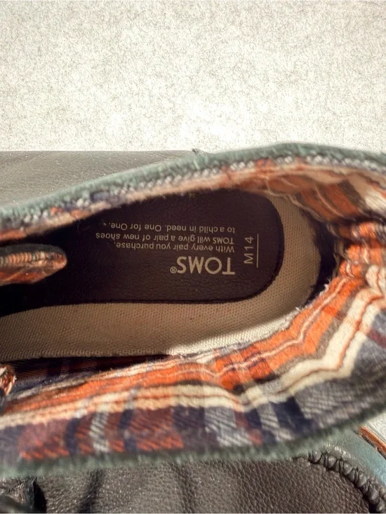 TOMS Black Leather Chukka Boots with Plaid Lining men’s size 14