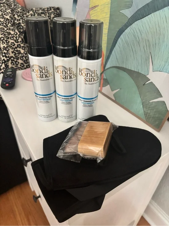 Bondi Sands self tanning foam light/medium and mitt