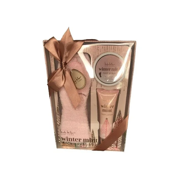 Nicole Miller Winter Mint Foot Care Set‎ – Socks, Scrub & Lotion (New)