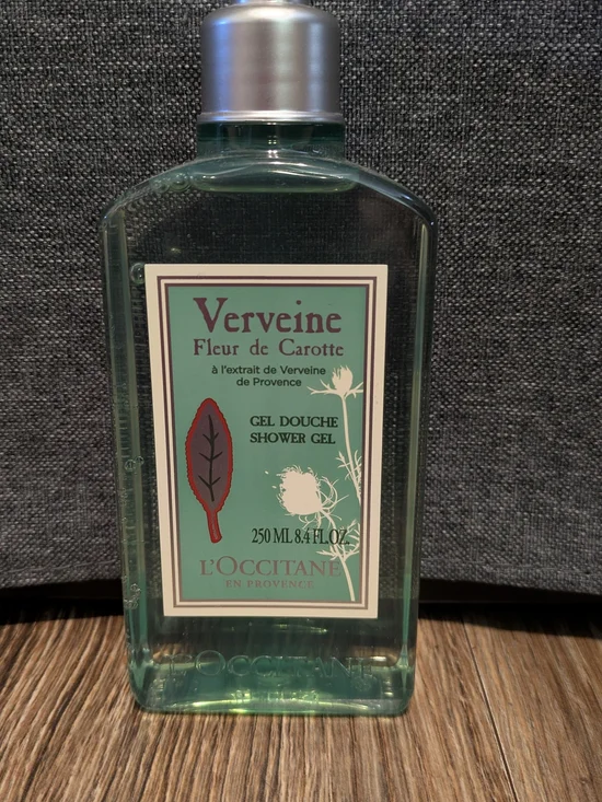 L'OCCITANE Verveine Fleur de Carotte Shower Gel 250ml