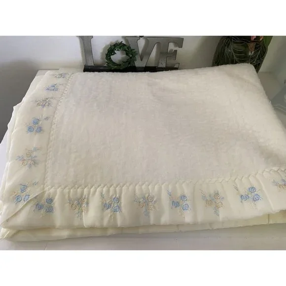 Vintage North‎ Star Acrylic Chatham Baby Blanket Satin Binding Pale Yellow 36x50