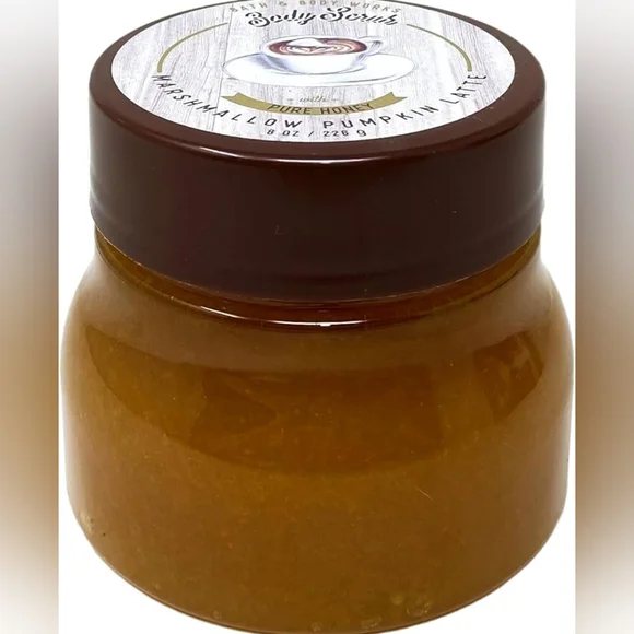 BRAND NEW ** RARE - BATH & BODY WORKS Marshmallow Pumpkin Latte Body Scr…